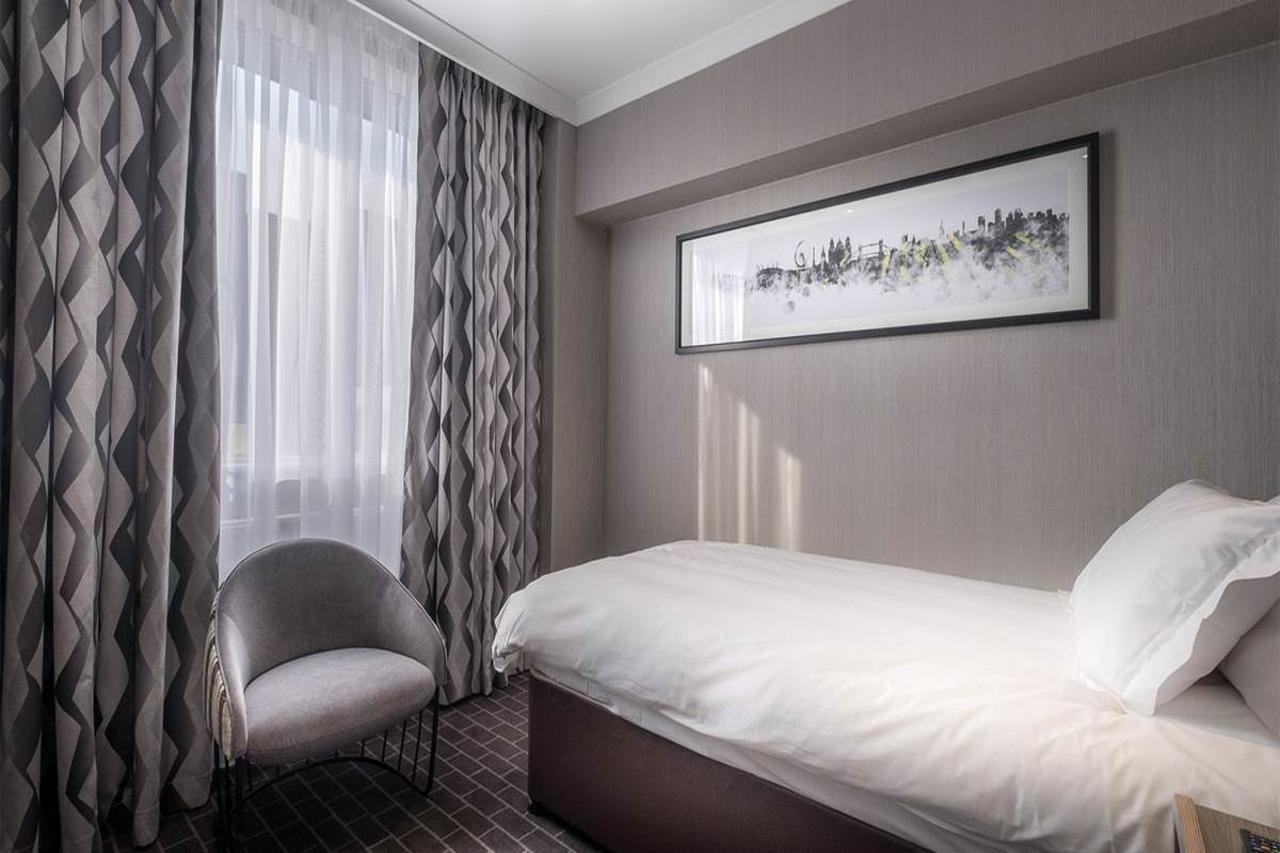 Sleeper At Royal National Отель 4*