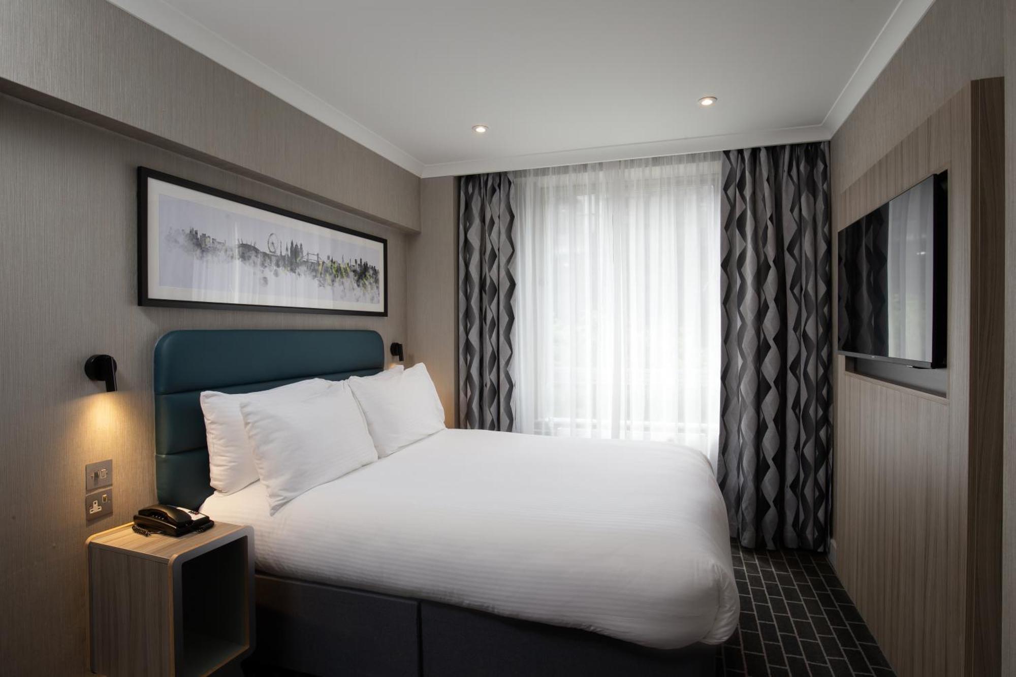 Sleeper At Royal National Отель