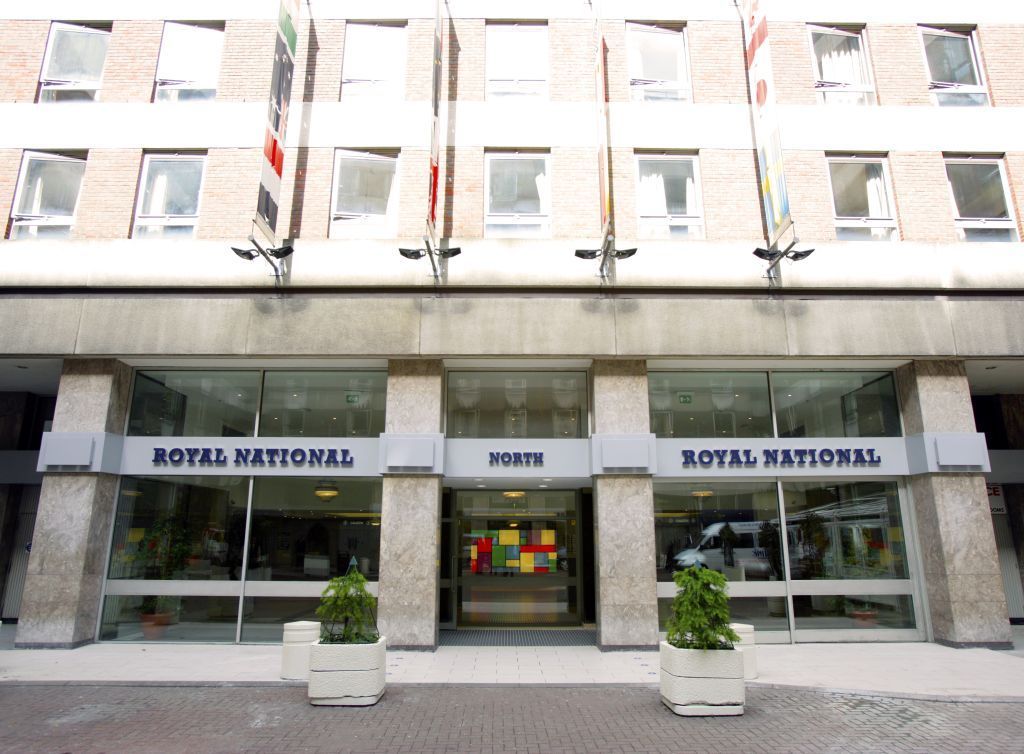 Sleeper At Royal National Отель